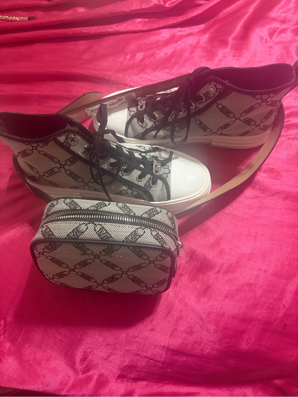 New Michael Kors High-Top Canvas Sneakers in Black and Cream - with matching bag - Picture 10 of 10